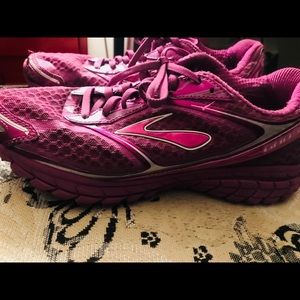Brooks Ghost 7 Purple Size: 8 1/2 M